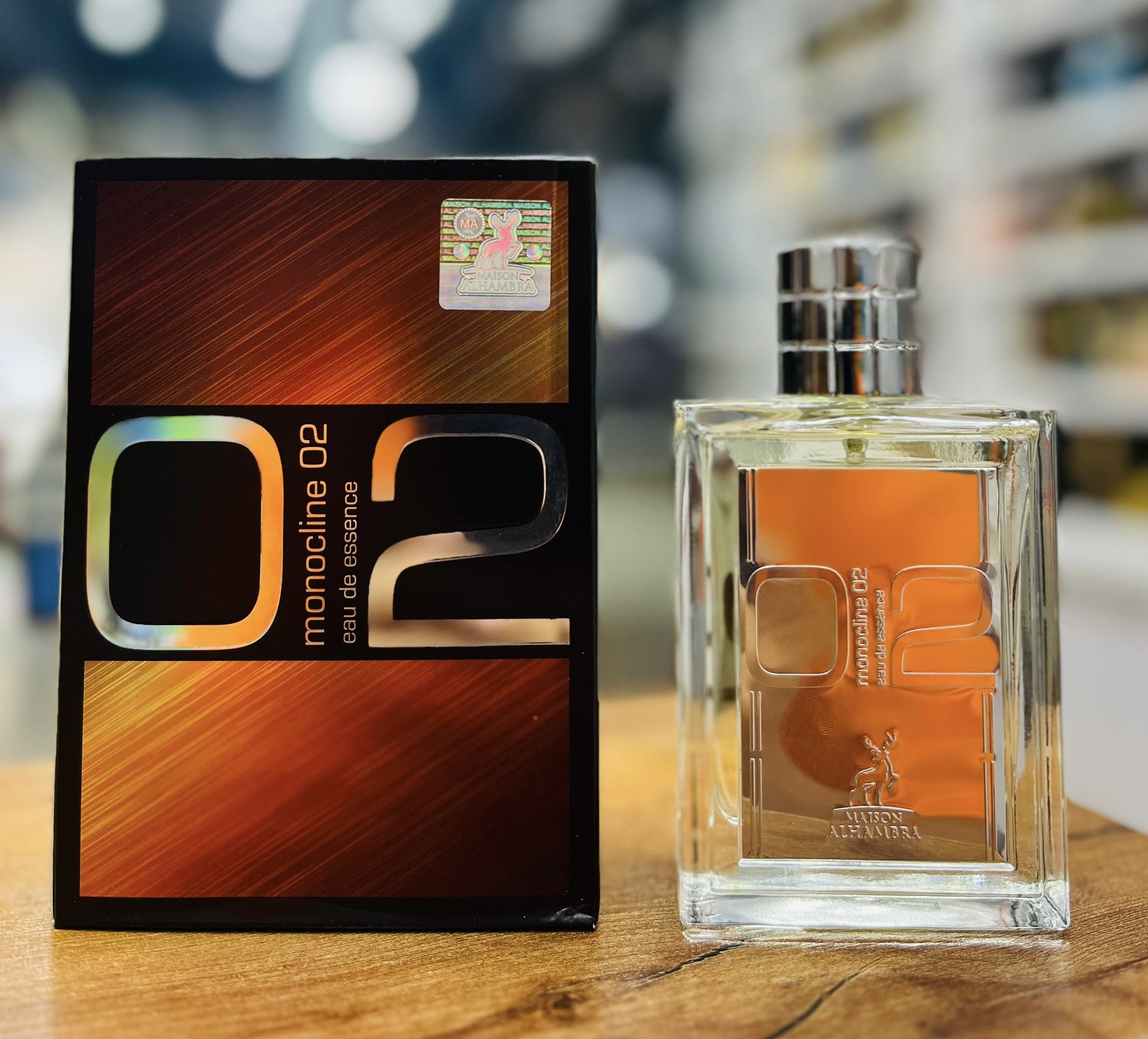 ادکلن مونوکلین 02(مشابه اسنتریک مولکول 02) ۱۰۰ میل الحمبرا